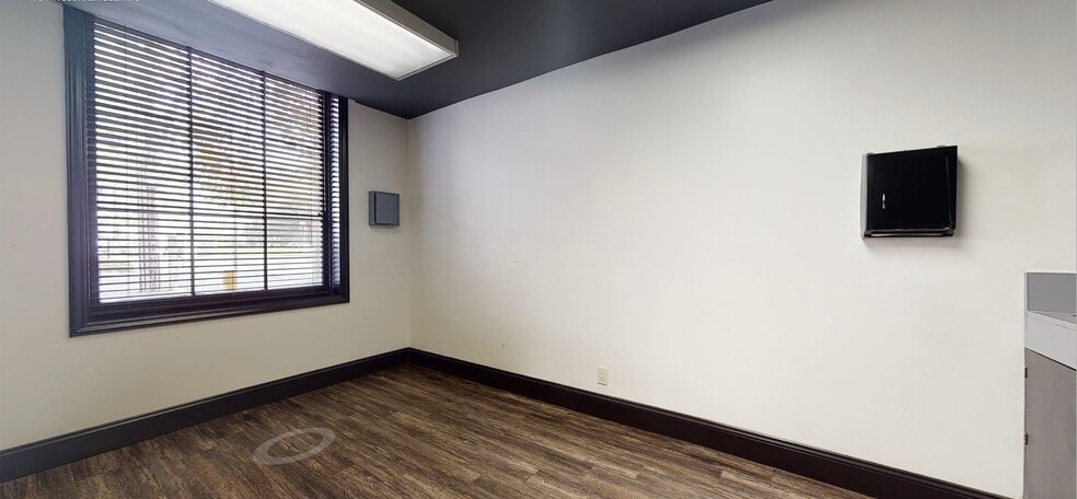 More Photos Of 4101 W Alameda Ave, Burbank Freestanding For Lease