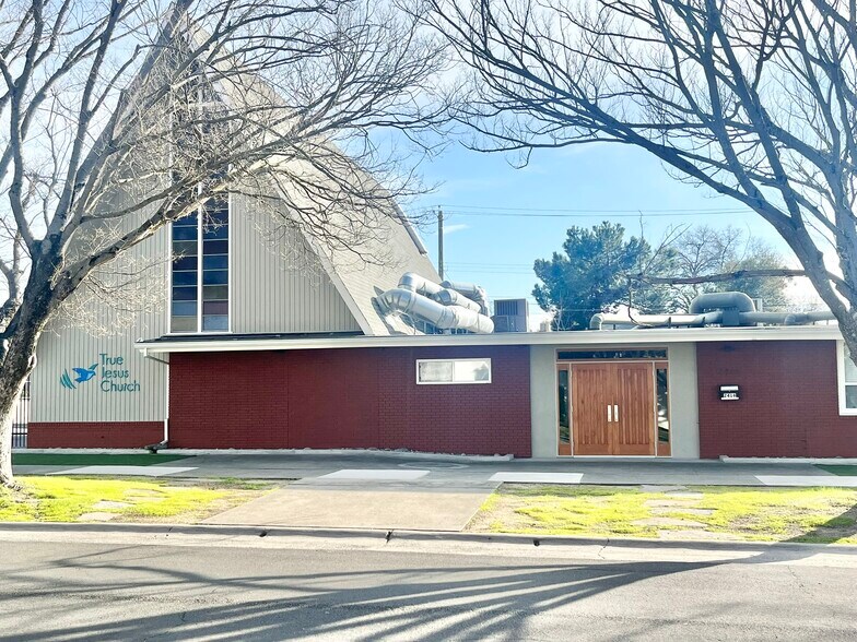More Photos Of 2416 Sloat Way, Sacramento Religious Facility For Sale