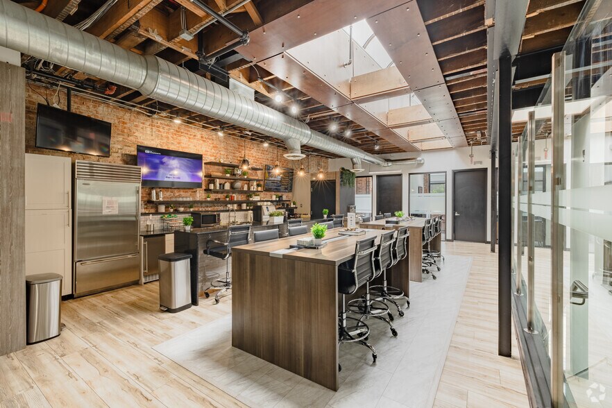 More Photos Of 135 N Old Woodward Ave, Birmingham Coworking Space