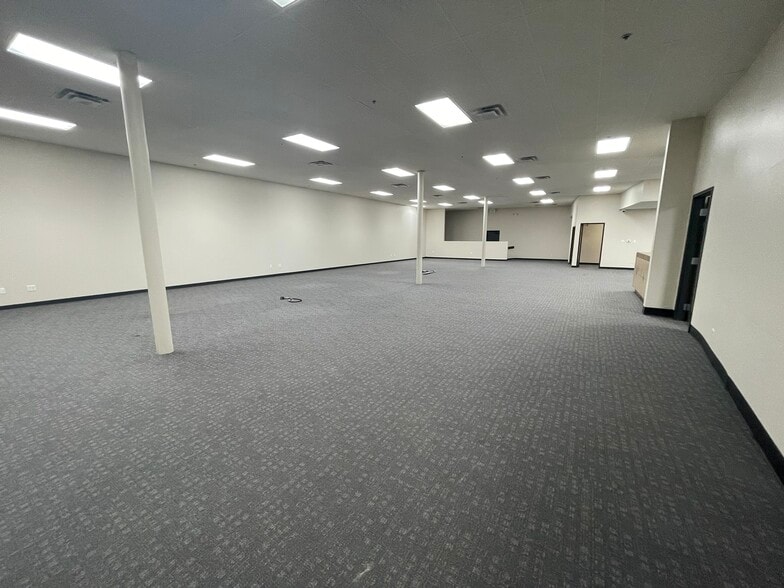 More Photos Of 133 S 27th Ave, Brighton Showroom For Sale
