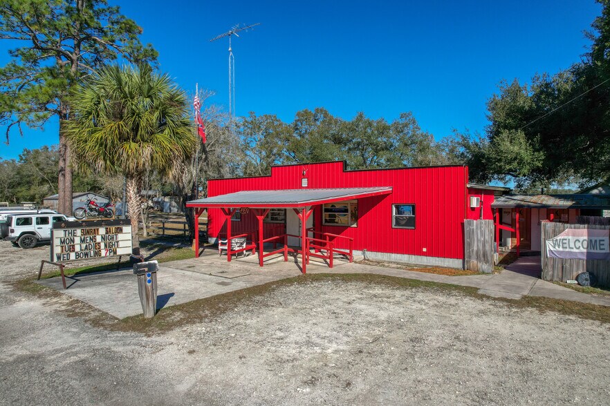 More Photos Of 2451 SE Highway 41, Morriston Bar For Sale