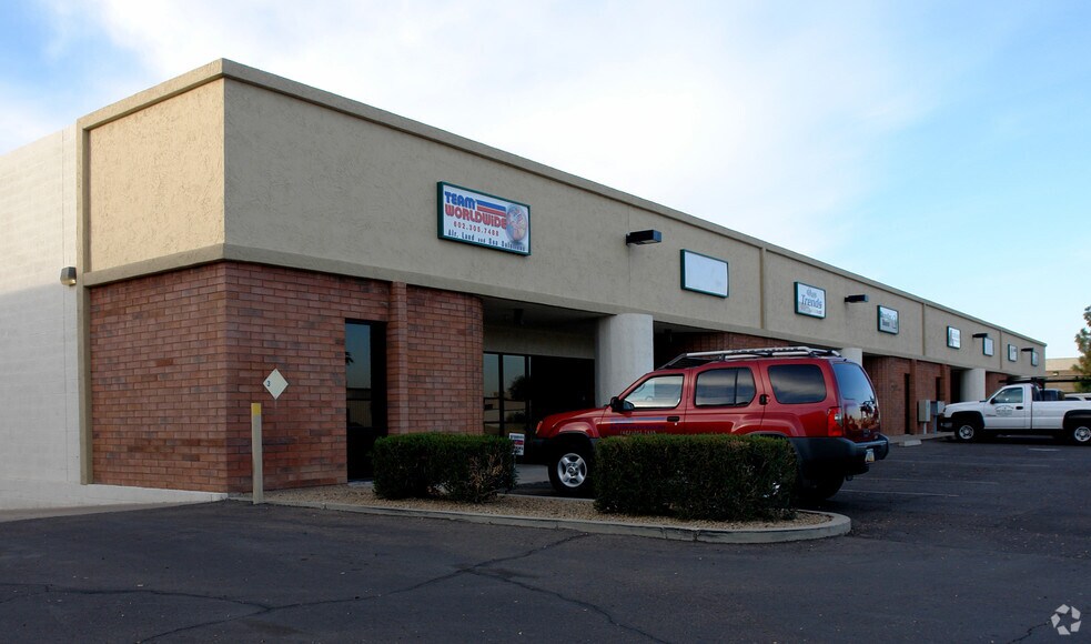 More Photos Of 3837 E Wier Ave, Phoenix Warehouse For Lease