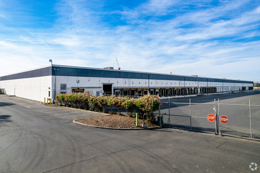 More Photos Of 25509 Industrial Blvd, Hayward Distribution For Lease