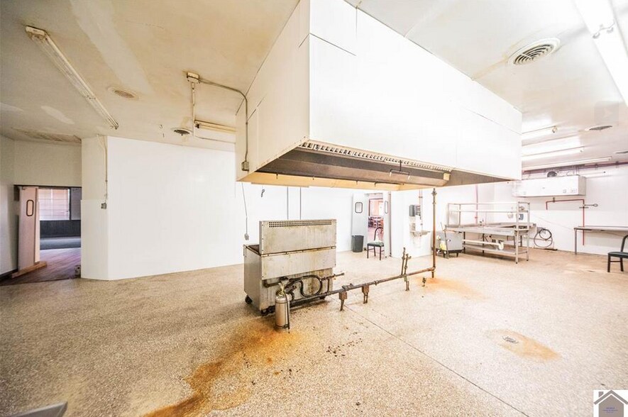 More Photos Of 7052 Benton Rd, Paducah Restaurant For Sale