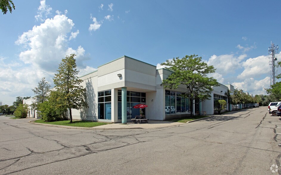More Photos Of 1845 Sandstone Mnr, Pickering Warehouse For Lease