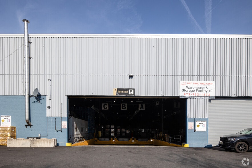 More Photos Of 397-447 Ferry St, Newark Unknown For Lease