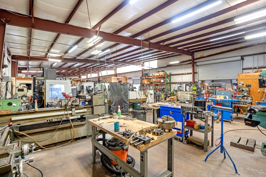 More Photos Of 3795 Evans Rd, Cumming Warehouse For Lease