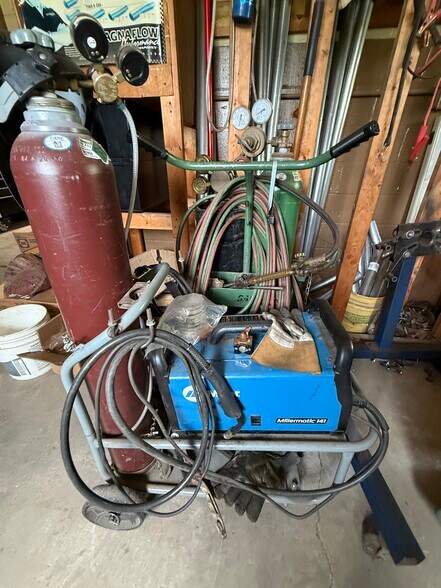 More Photos Of 69 Railroad Ave, Dora Specialty For Sale