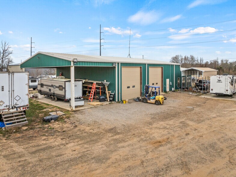 More Photos Of 1242 Loop 179, Pittsburg Specialty For Sale