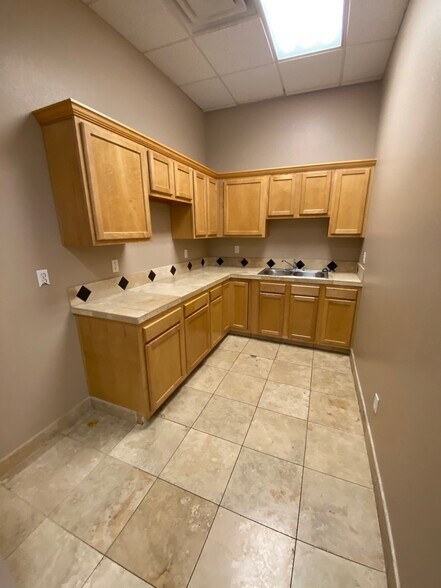 More Photos Of 7655 E Redfield Rd, Scottsdale Light Distribution For Lease