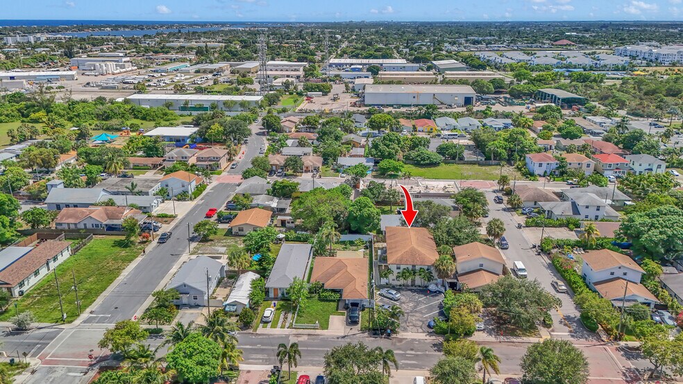 More Photos Of 715 Washington Ave, Lake Worth Apartments For Sale