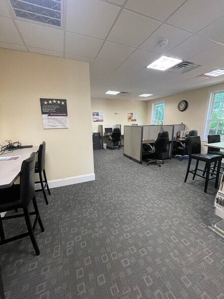 More Photos Of 102 Peters St, North Andover Medical For Lease