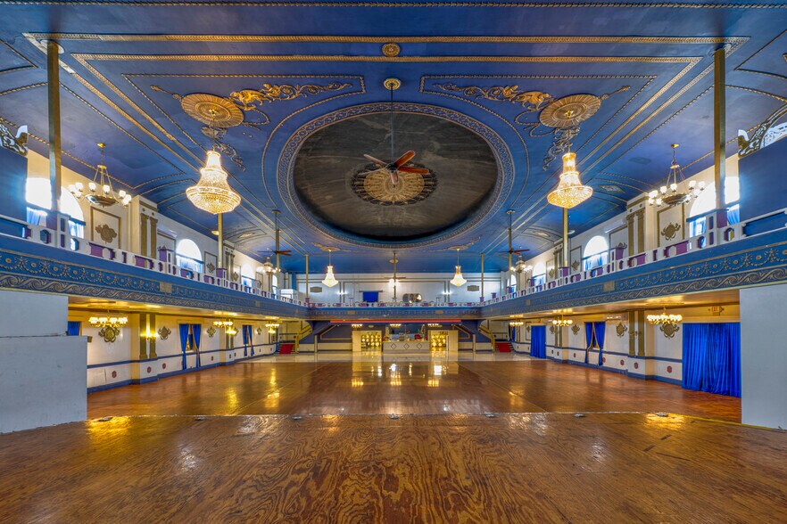 More Photos Of 5670 58th St, Flushing Lodge Meeting Hall For Sale