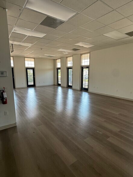 More Photos Of 7105 Golf Club Dr, Fort Worth Storefront Retail Office For Lease