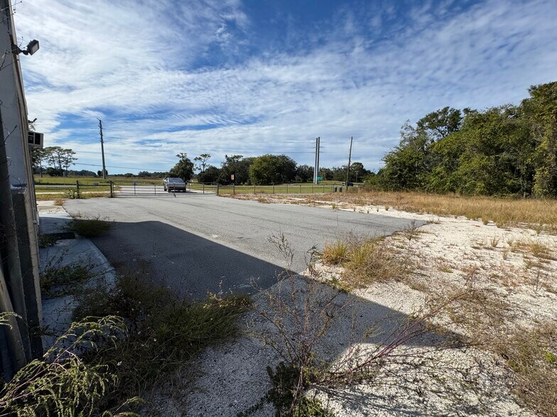 More Photos Of 89 Sr 471, Sumterville Service Station For Lease