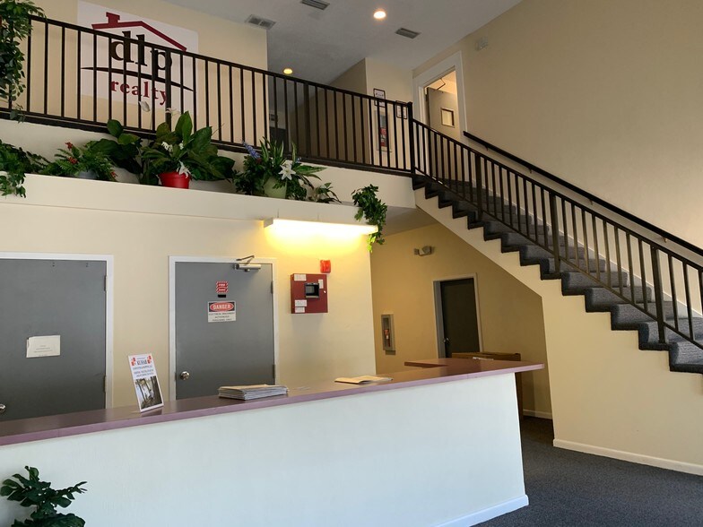More Photos Of 1501 Ridgewood Ave, Daytona Beach Office For Lease