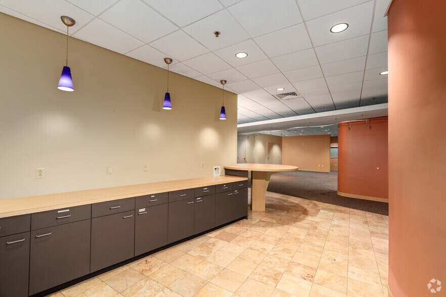 More Photos Of 800 N King St, Wilmington Office For Lease