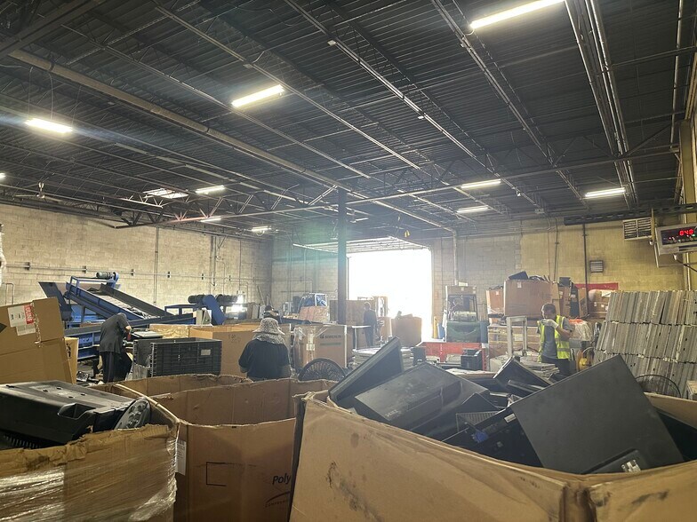 More Photos Of 510 W 172nd St, South Holland Manufacturing For Sale