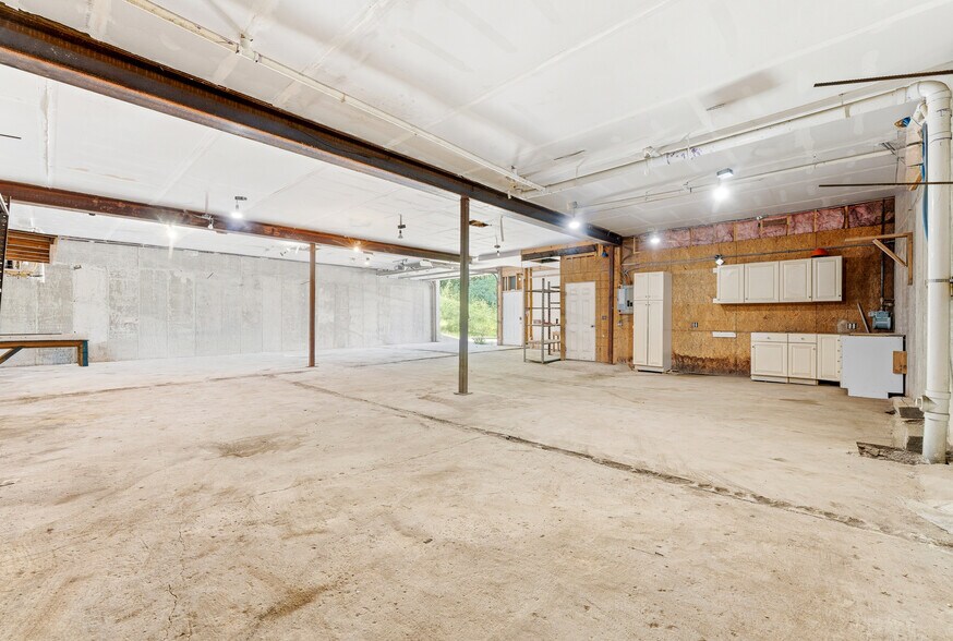 More Photos Of 351 Scotts Run Rd, Maidsville Office Residential For Lease