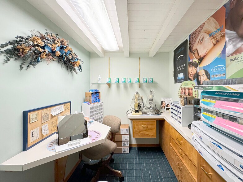 More Photos Of 114 E 1st St, Port Angeles Office For Lease