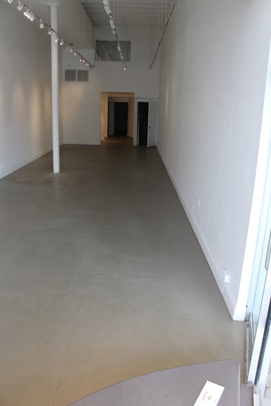 More Photos Of 355-359 Miracle Mile, Coral Gables Freestanding For Lease