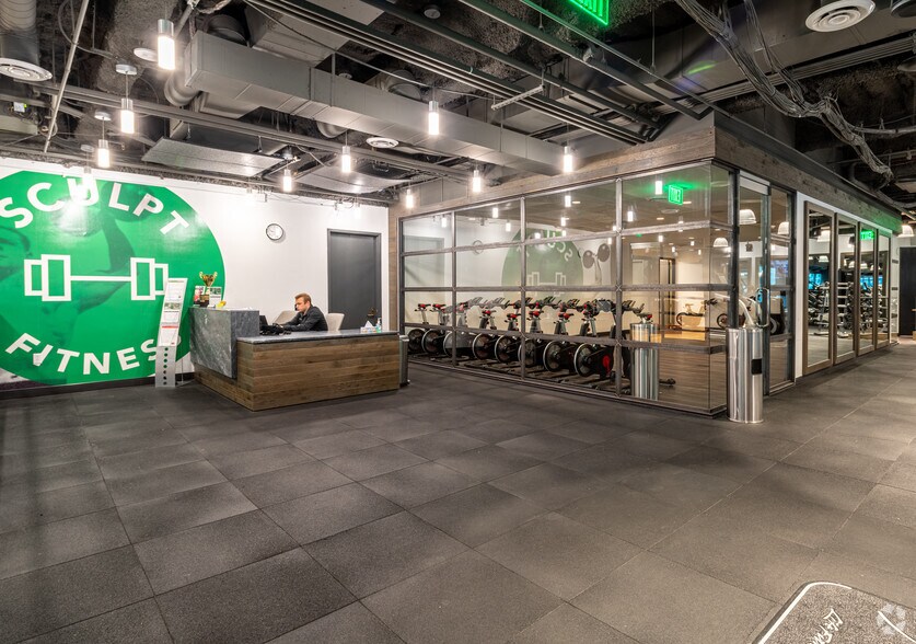 More Photos Of 100 S 5th St, Minneapolis Office For Lease