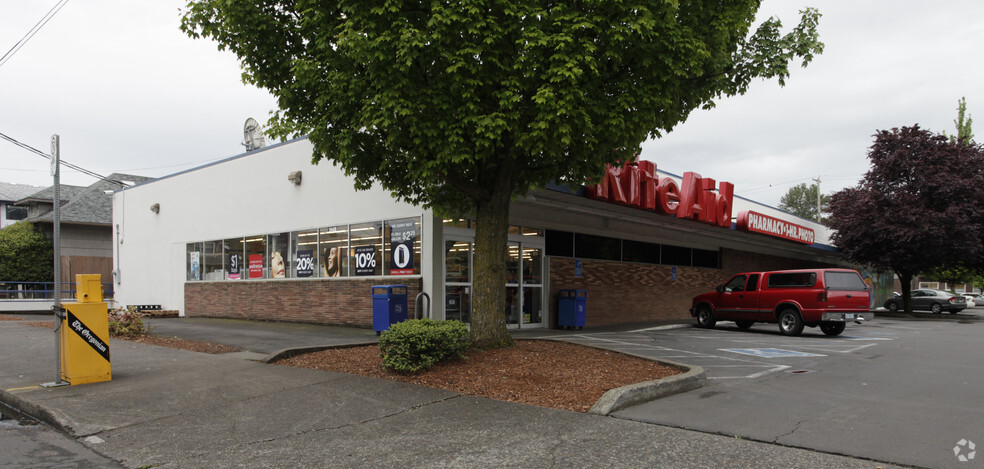 Primary Photo Of 2440 SE 39th Ave, Portland Drugstore For Lease