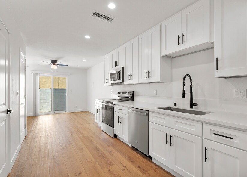 More Photos Of 758 W 20th St, Costa Mesa Multifamily For Sale