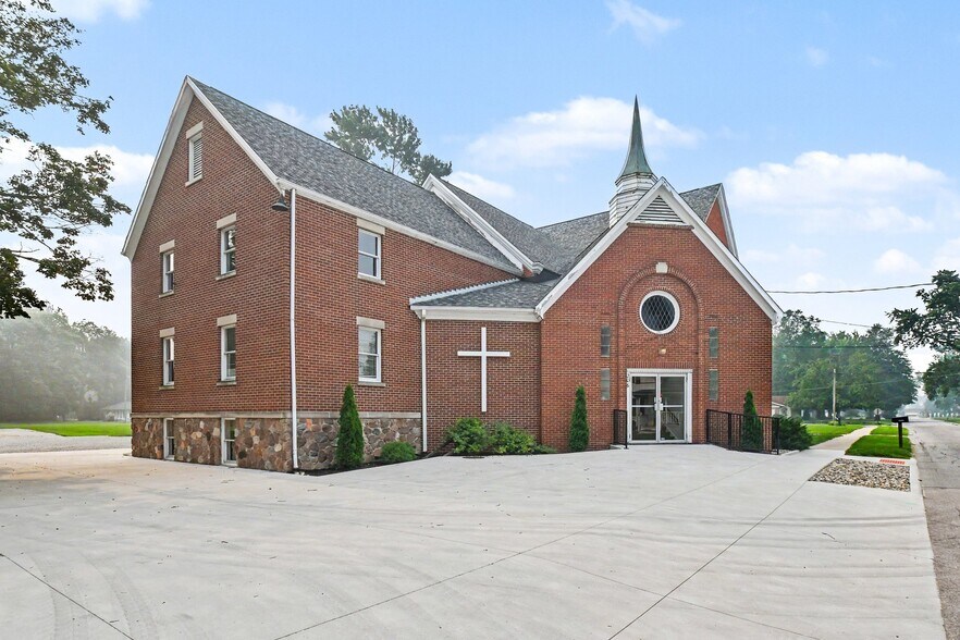 Primary Photo Of 206 Mill St, Middlebury Religious Facility For Sale