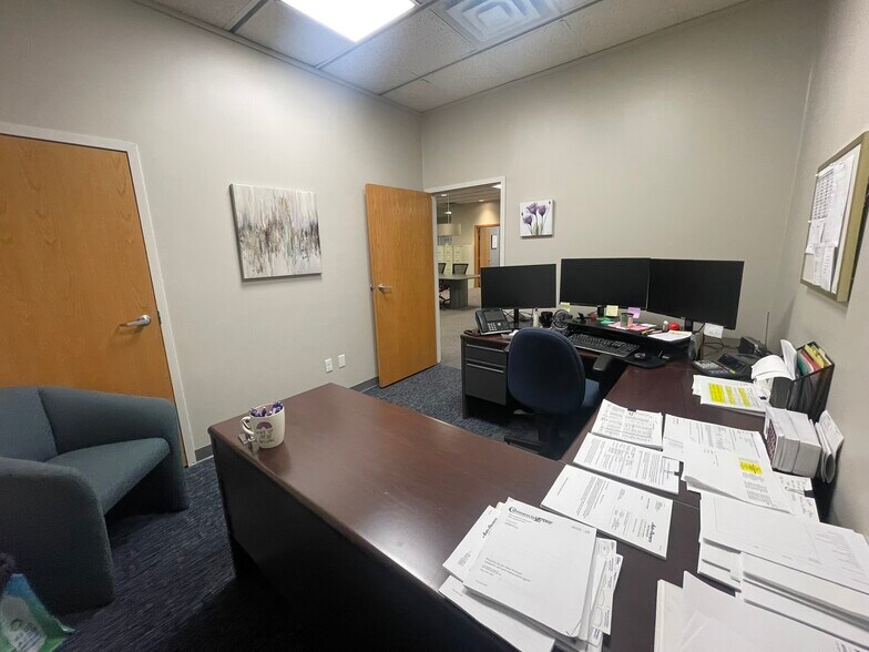 More Photos Of 3107 Beale Ave, Altoona Office For Sale