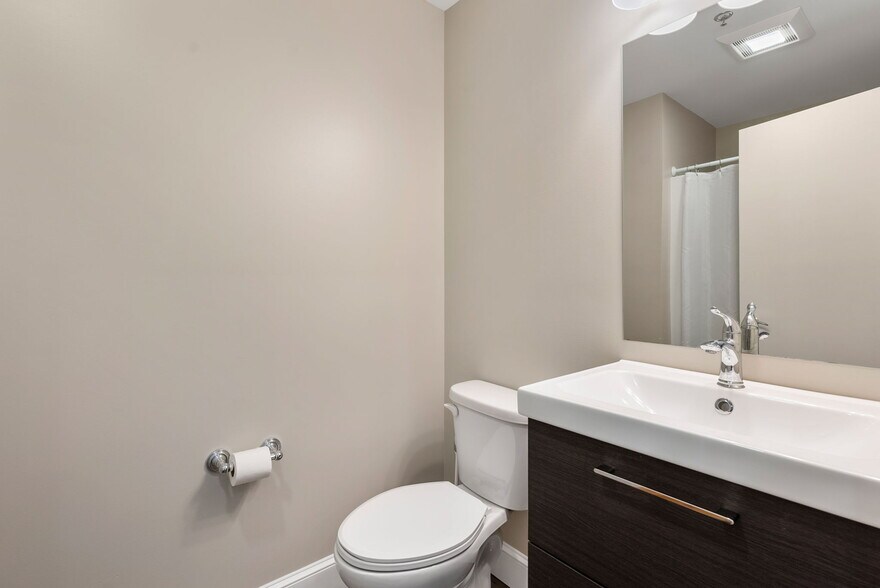 More Photos Of 42 Felton St, Waltham Warehouse For Lease