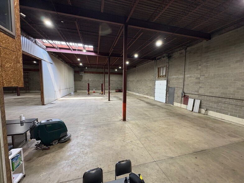 More Photos Of 7200 Linn St, Eau Claire Warehouse For Lease