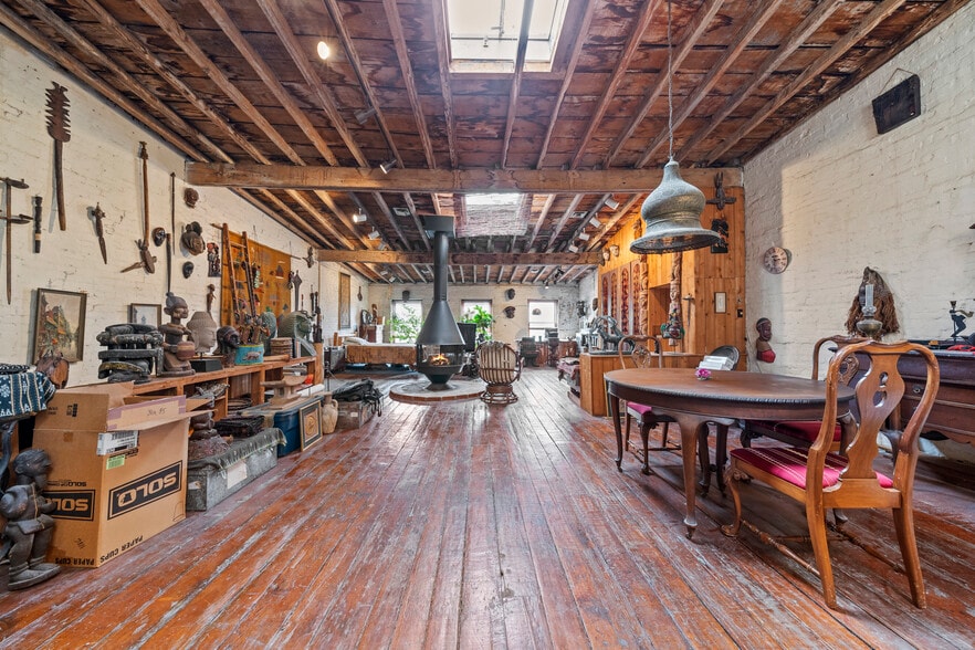 More Photos Of 641 Indiana Ave NW, Washington Storefront Retail Office For Sale