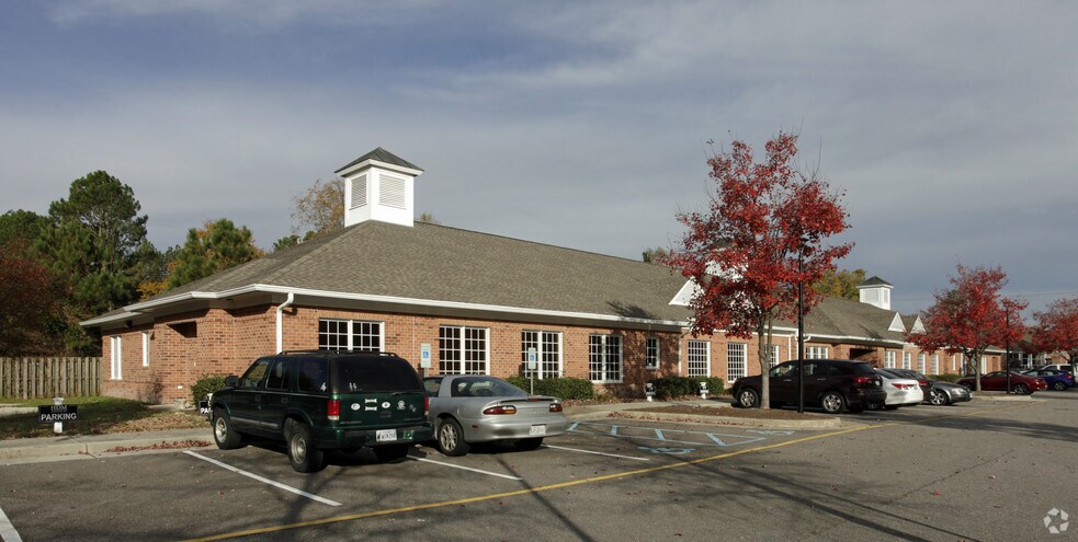 More Photos Of 135 W Hanbury Rd, Chesapeake Office For Lease