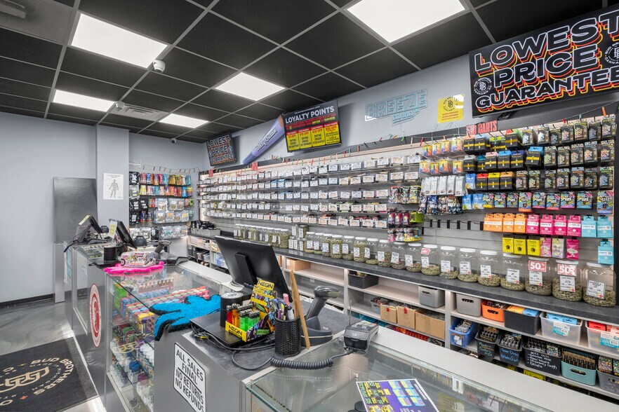 More Photos Of 411 Lafayette Ave, Bay City Fast Food For Sale