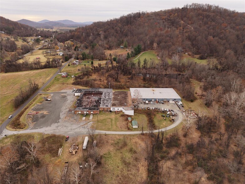 More Photos Of 113 Aileen Rd, Flint Hill Warehouse For Sale