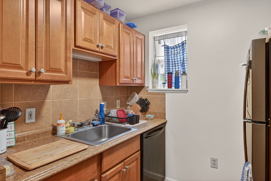 More Photos Of 196 Stone House Ln, Columbia Apartments For Sale