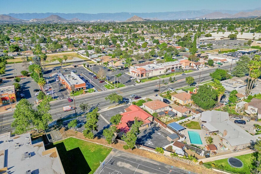 More Photos Of 5430 Arlington Ave, Riverside Storefront Retail Residential For Sale