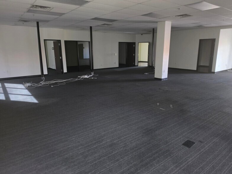 More Photos Of 5920 S Rainbow Blvd, Las Vegas Office For Sale