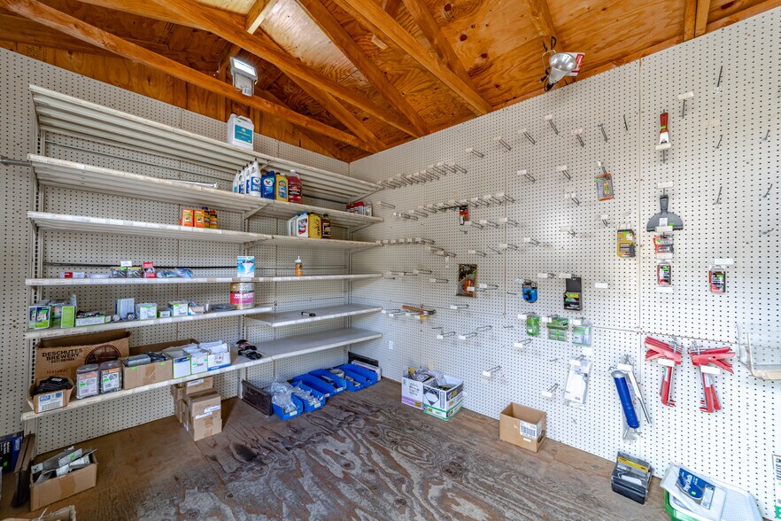 More Photos Of 55 Myers Ave, Myers Flat Manufacturing For Sale