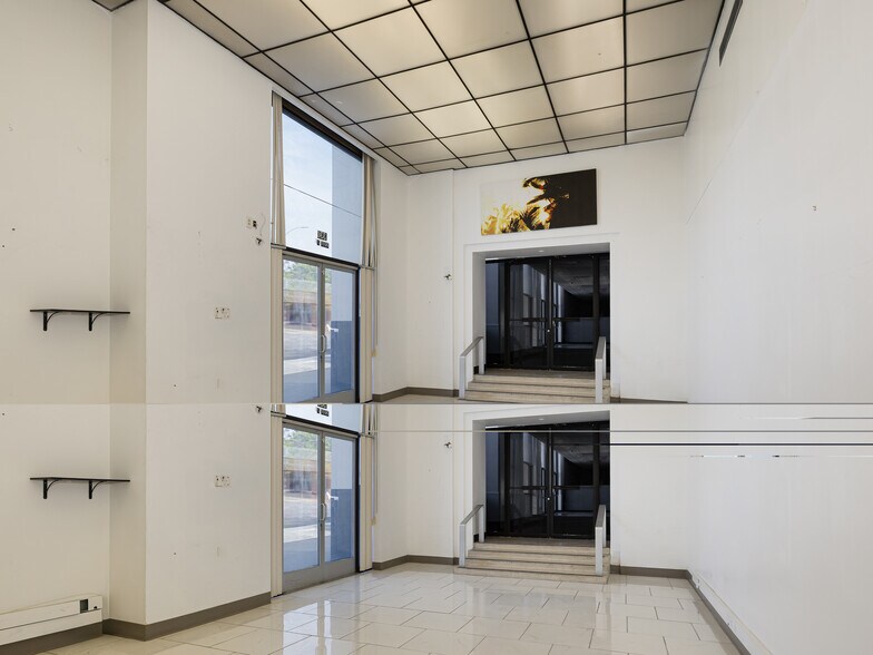 More Photos Of 320-330 E Manchester Blvd, Inglewood Bank For Lease