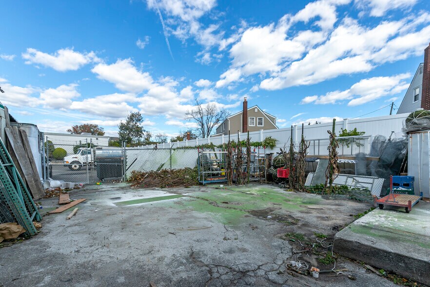 More Photos Of 3031 Long Beach Rd, Oceanside Storefront For Sale