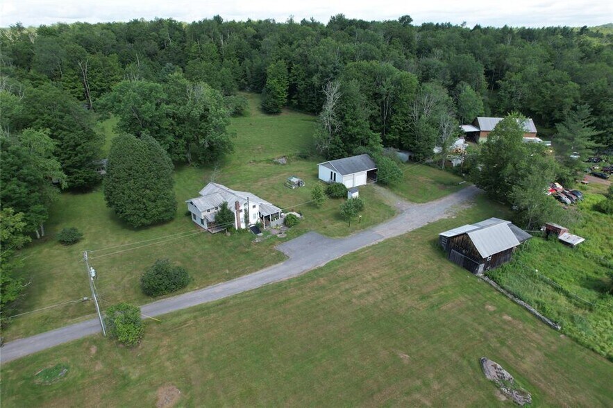 Primary Photo Of 41 Martin Ln, Mongaup Valley Service For Sale