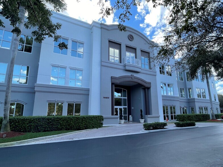 More Photos Of 14400 NW 77th Ct, Miami Lakes Office For Lease