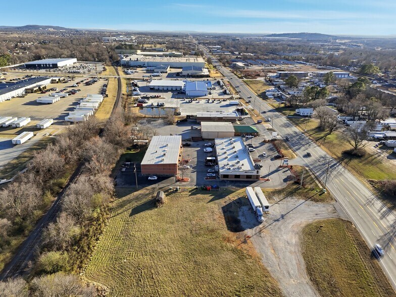 More Photos Of 903 N Bloomington St, Lowell Unknown For Lease