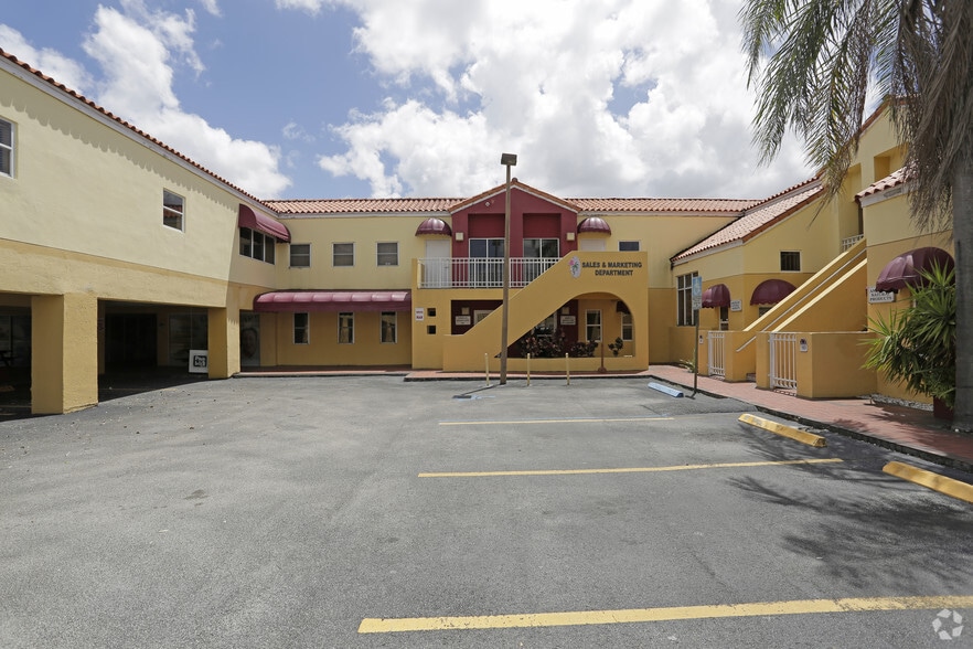 More Photos Of 7350 NW 7th St, Miami Flex For Lease