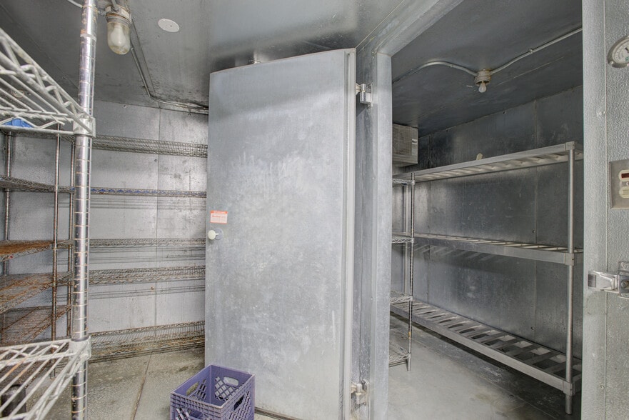 More Photos Of 809 Main Roseburg, Roseburg Lodge Meeting Hall For Sale