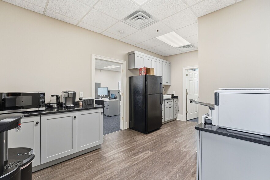 More Photos Of 1600 River Park Blvd, Woodstock Medical For Sale