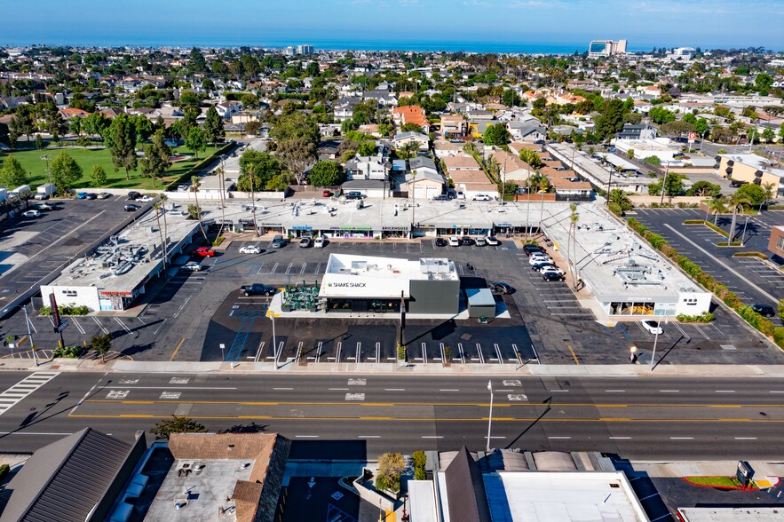 More Photos Of 333 E 17th St, Costa Mesa Freestanding For Sale