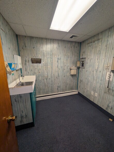 More Photos Of 7620-24 Ogontz ave, Philadelphia Office For Sale